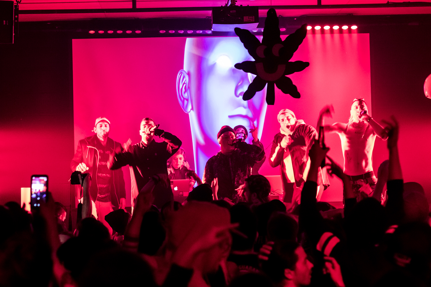 Party de Noël festif et tout sauf plate gracieuseté de Dead Obies (PHOTOS)