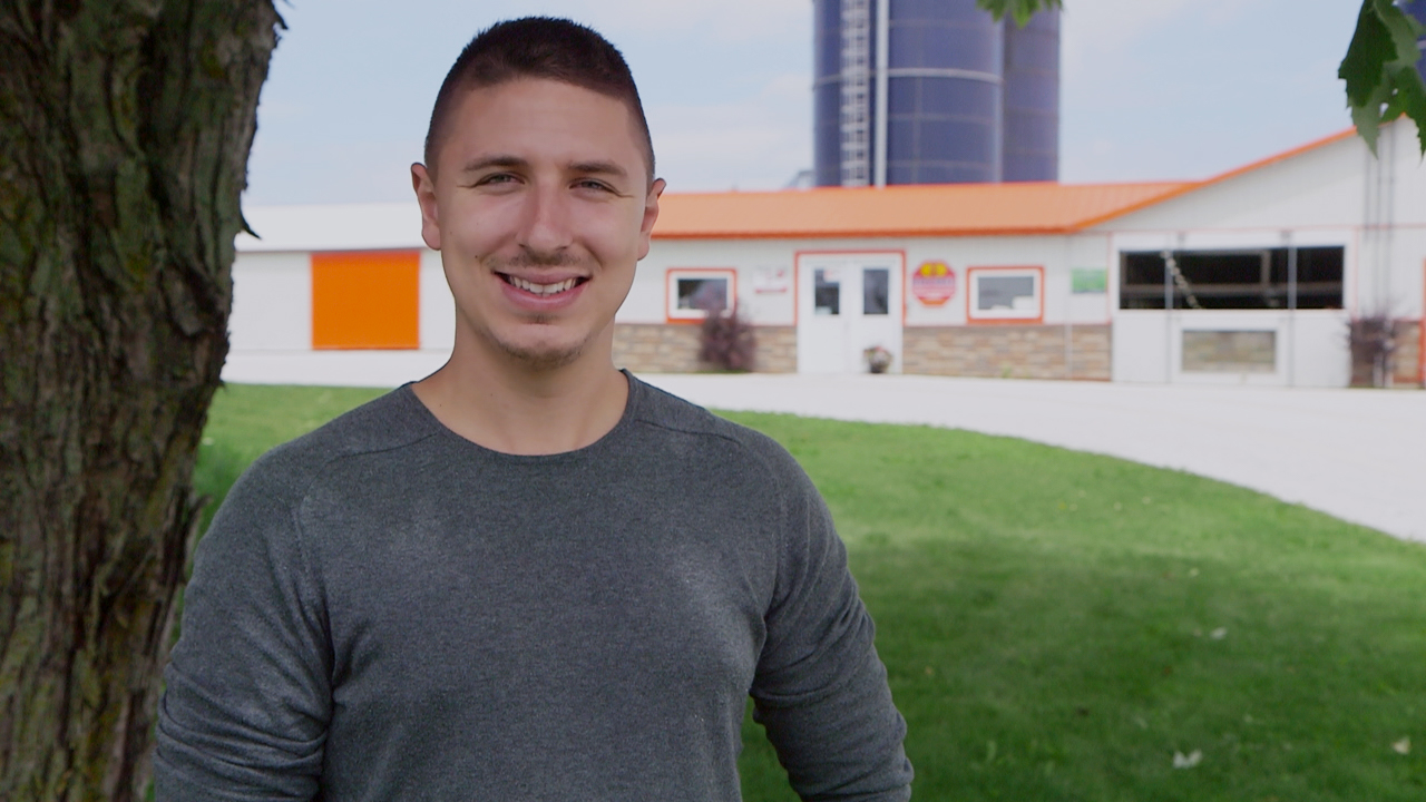 Voici les 5 candidats de la prochaine saison de L'Amour est dans le pré (PHOTOS)