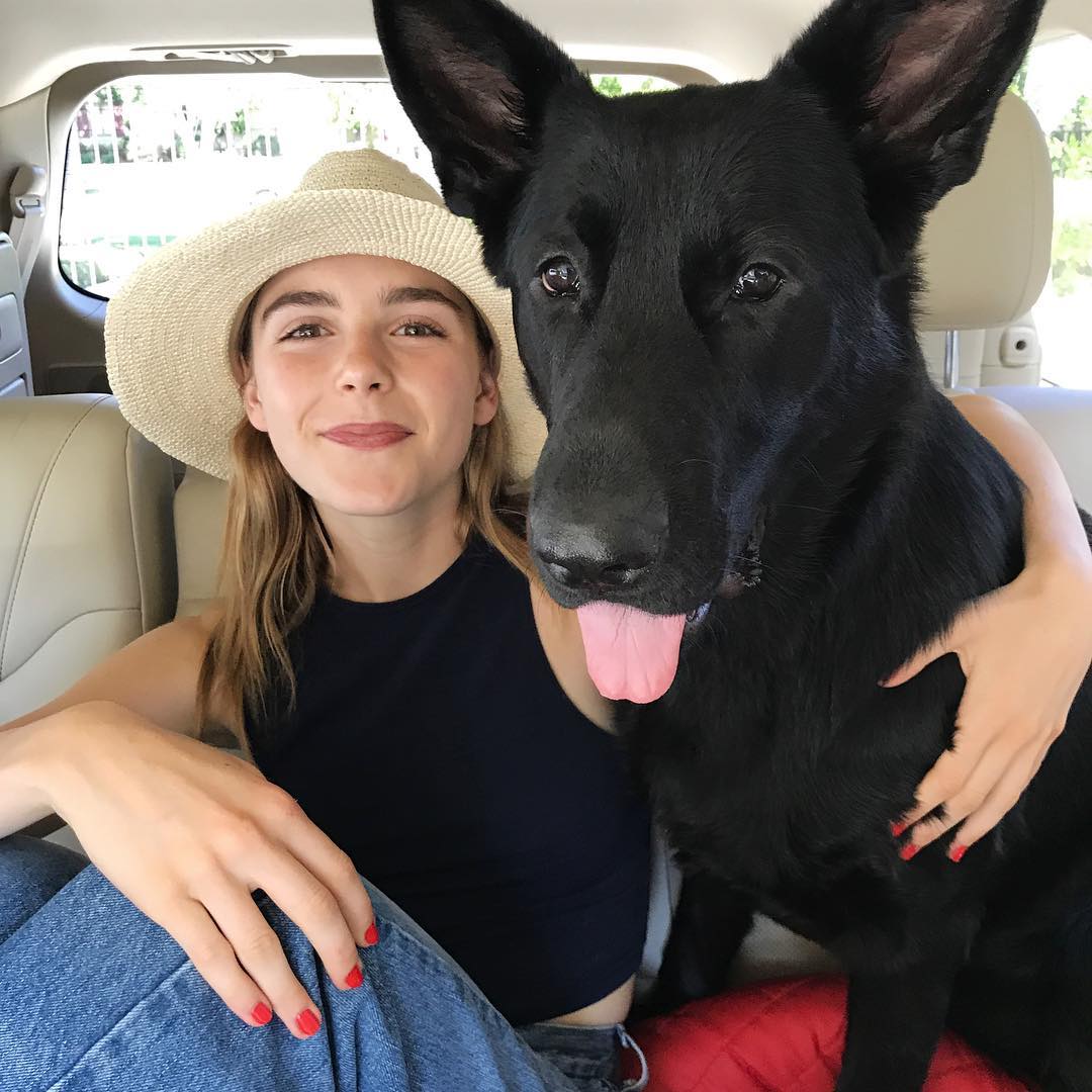 15 photos de l'actrice qui interprétera Sabrina l'apprentie sorcière dans la nouvelle série de Netflix