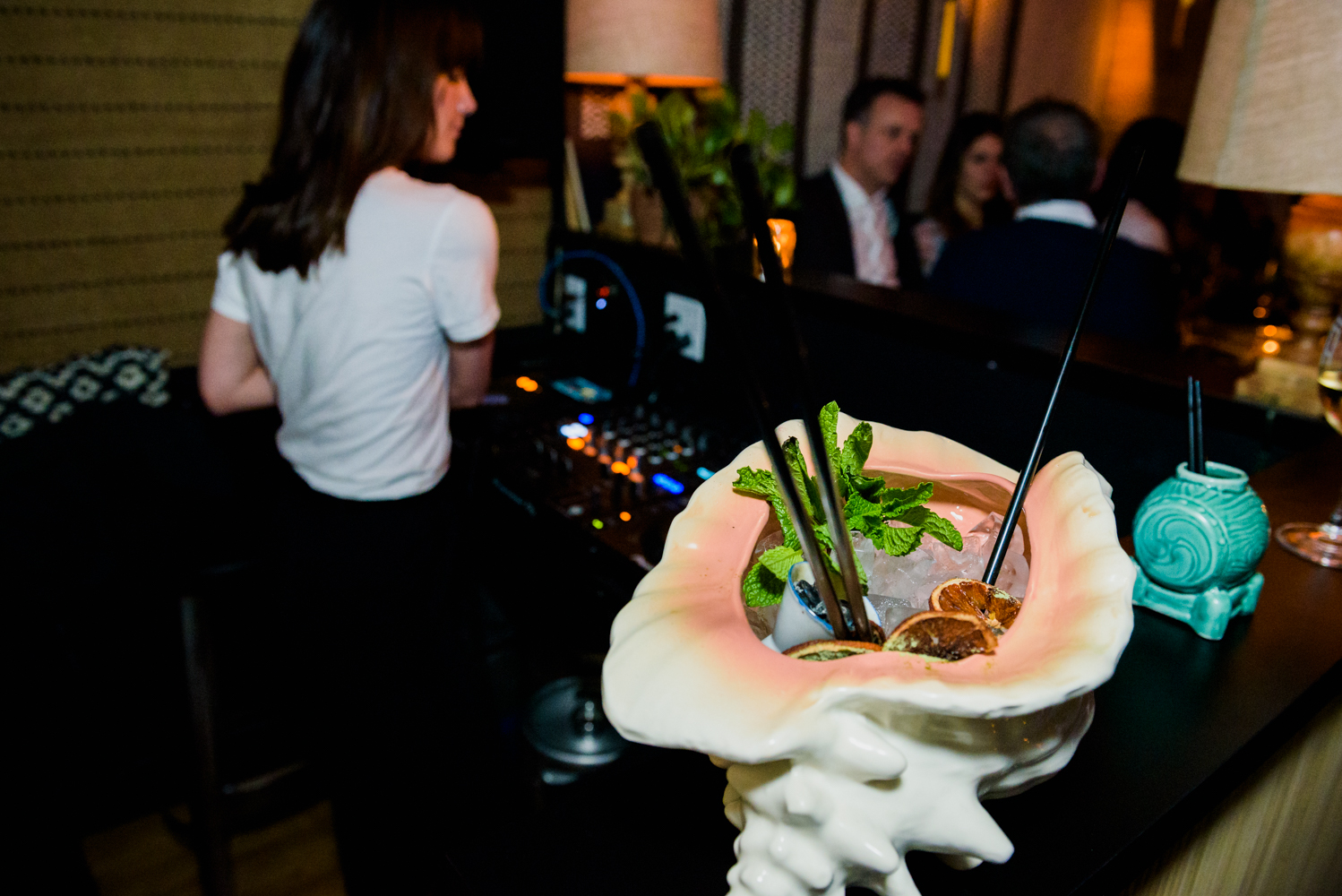 Nhâu Bar: le premier bar aux allures d' «Opium den» de Montréal est maintenant ouvert (PHOTOS)