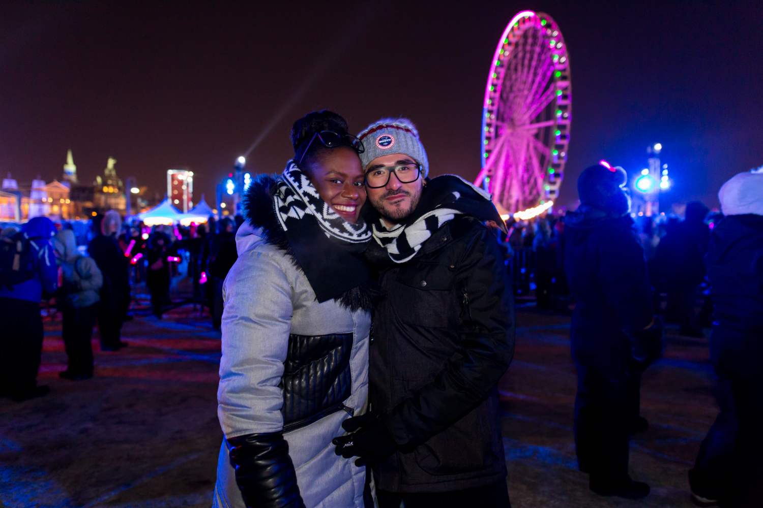 Froid intense, feux d'artifice et musique pour célébrer le Nouvel An dans le Vieux-Port (PHOTOS)