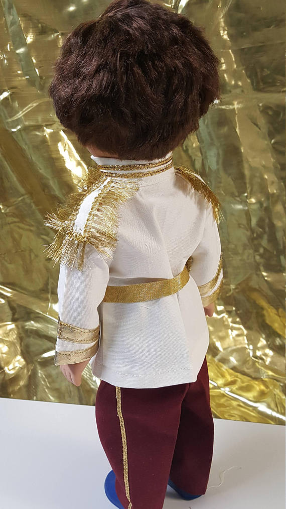 Ces poupées du Prince Harry et Meghan Markle ressemblent à tout sauf au couple royal (PHOTOS)