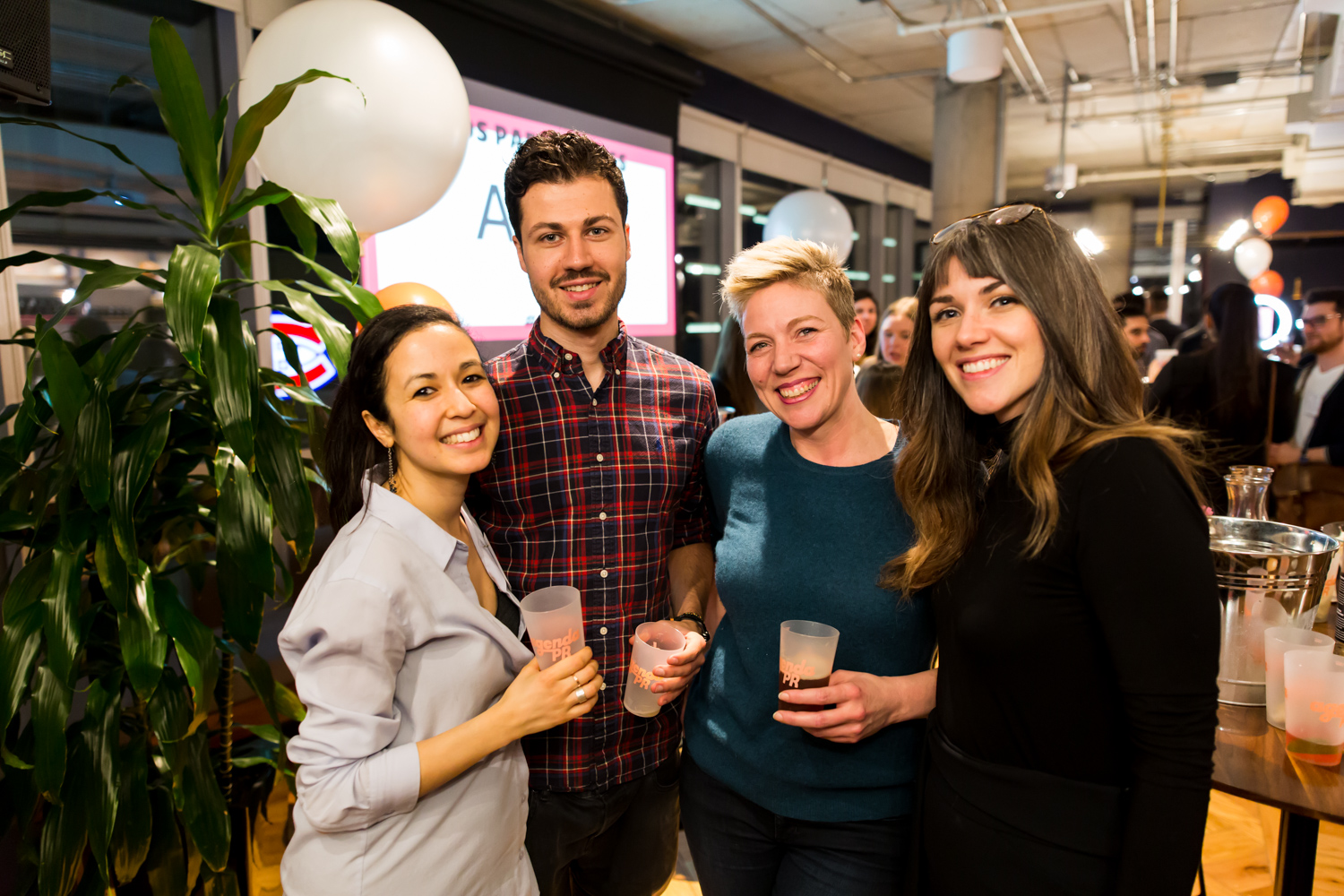 Mur de beignes, pizzas et cocktails pour le sympathique 5@7 d'Agenda PR (PHOTOS)