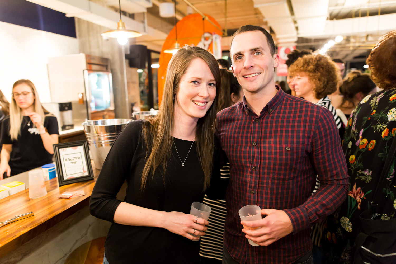 Mur de beignes, pizzas et cocktails pour le sympathique 5@7 d'Agenda PR (PHOTOS)