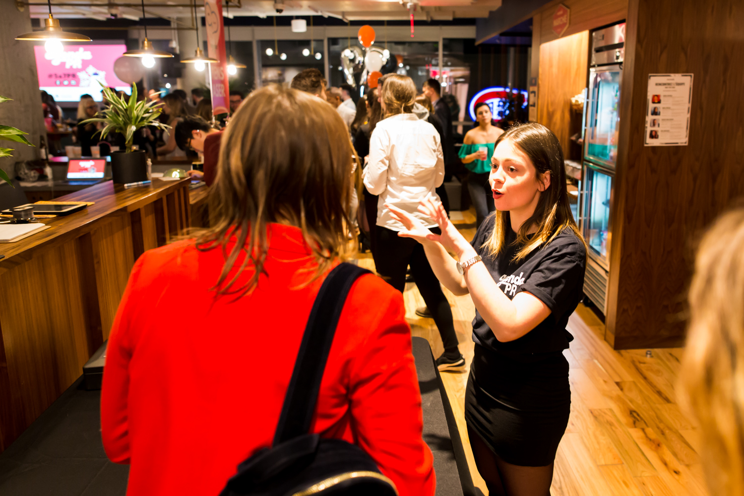 Mur de beignes, pizzas et cocktails pour le sympathique 5@7 d'Agenda PR (PHOTOS)