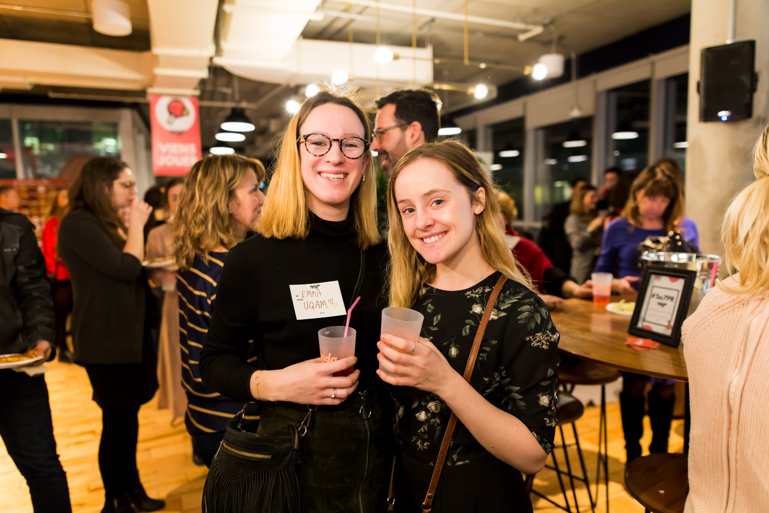 Mur de beignes, pizzas et cocktails pour le sympathique 5@7 d'Agenda PR (PHOTOS)