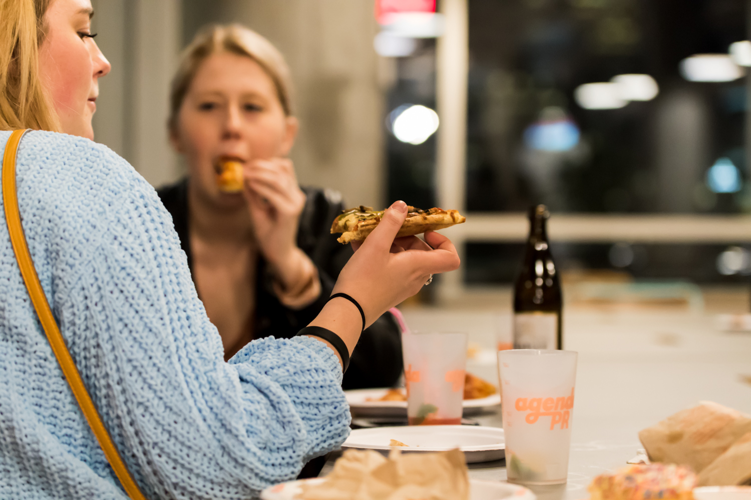 Mur de beignes, pizzas et cocktails pour le sympathique 5@7 d'Agenda PR (PHOTOS)