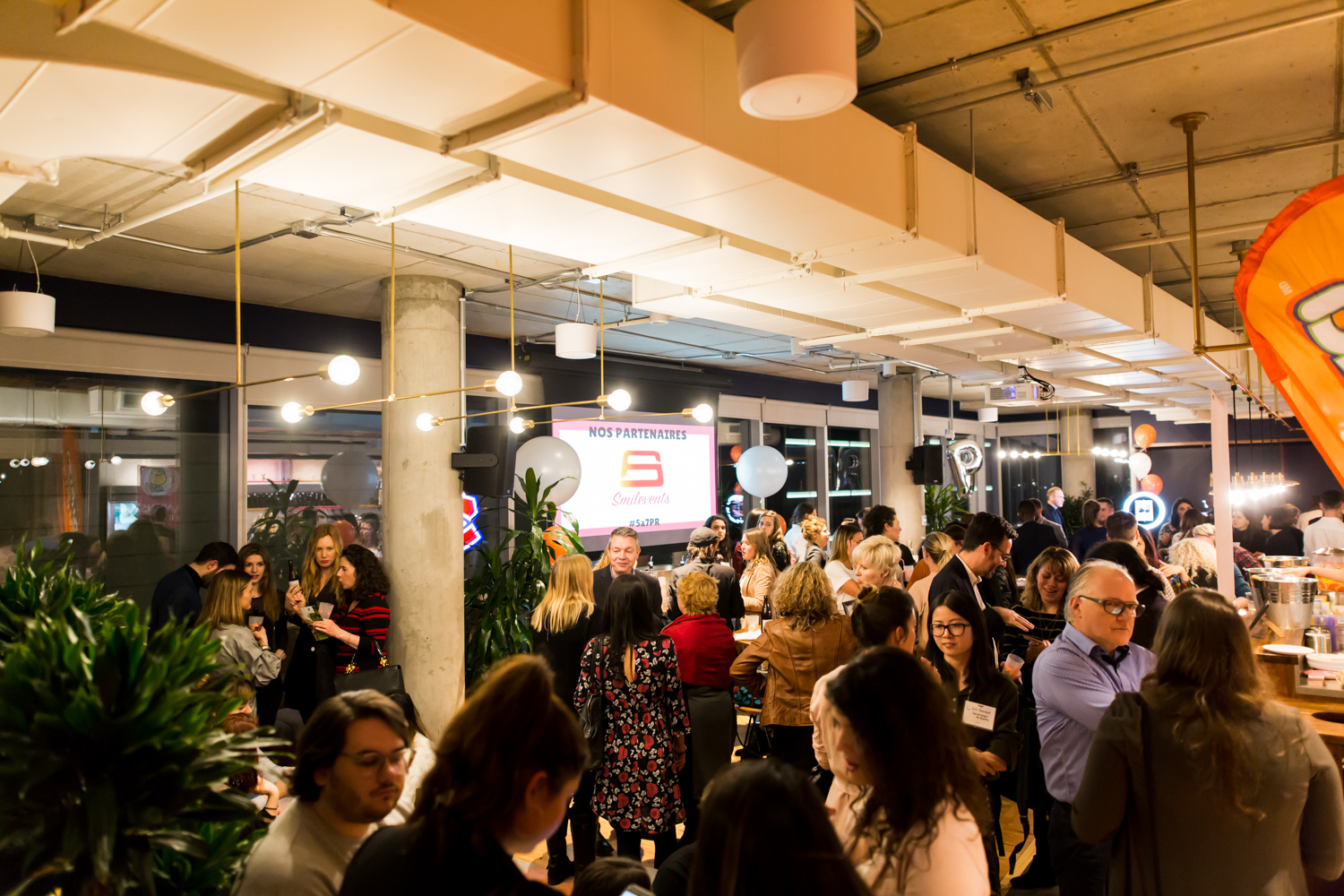 Mur de beignes, pizzas et cocktails pour le sympathique 5@7 d'Agenda PR (PHOTOS)