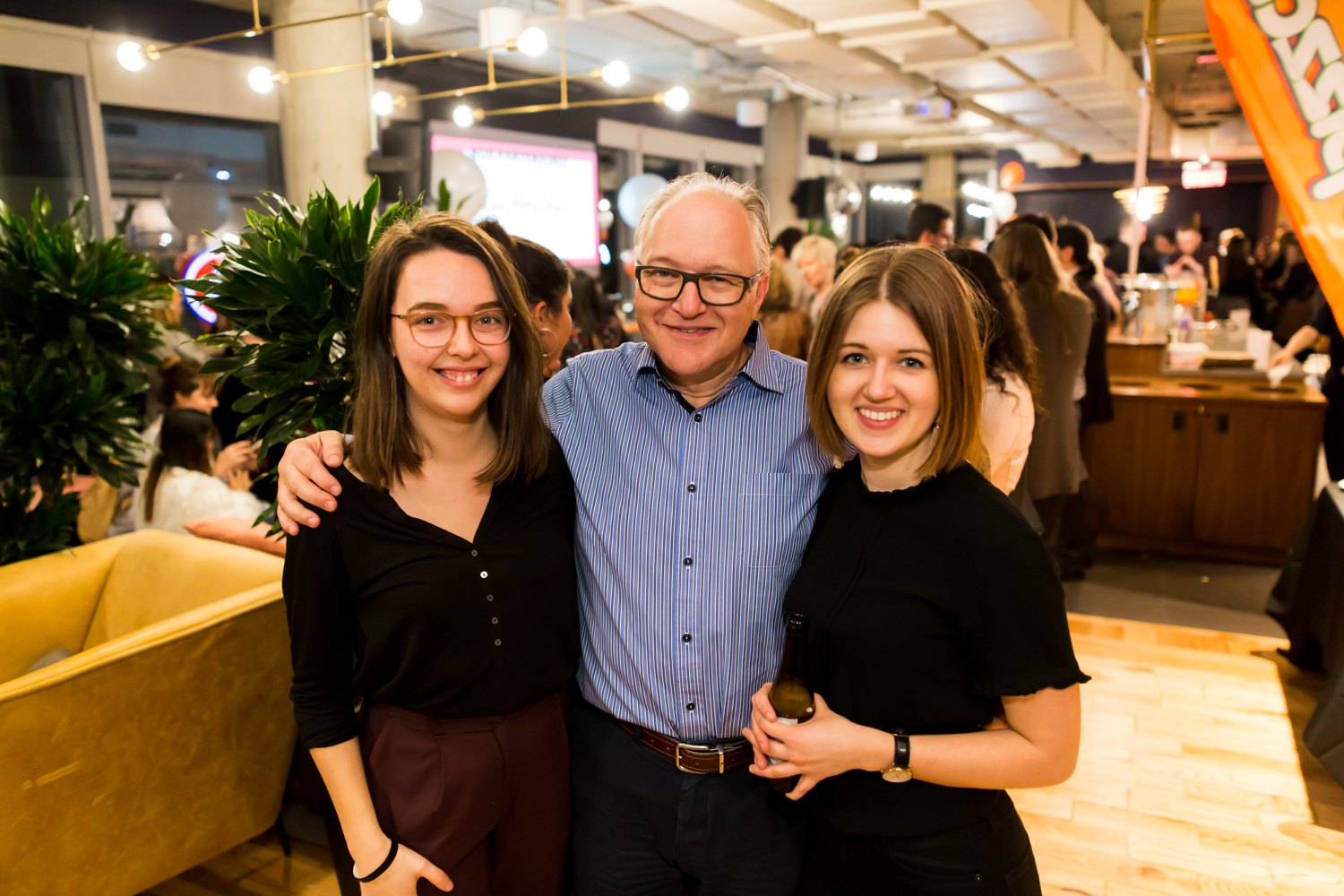 Mur de beignes, pizzas et cocktails pour le sympathique 5@7 d'Agenda PR (PHOTOS)