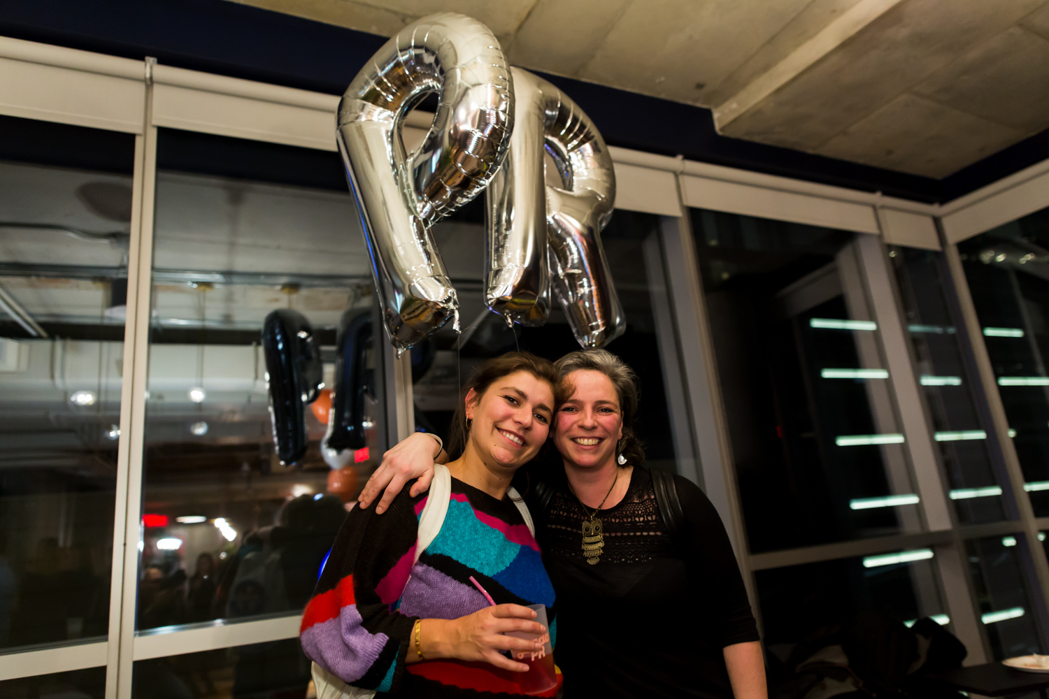 Mur de beignes, pizzas et cocktails pour le sympathique 5@7 d'Agenda PR (PHOTOS)