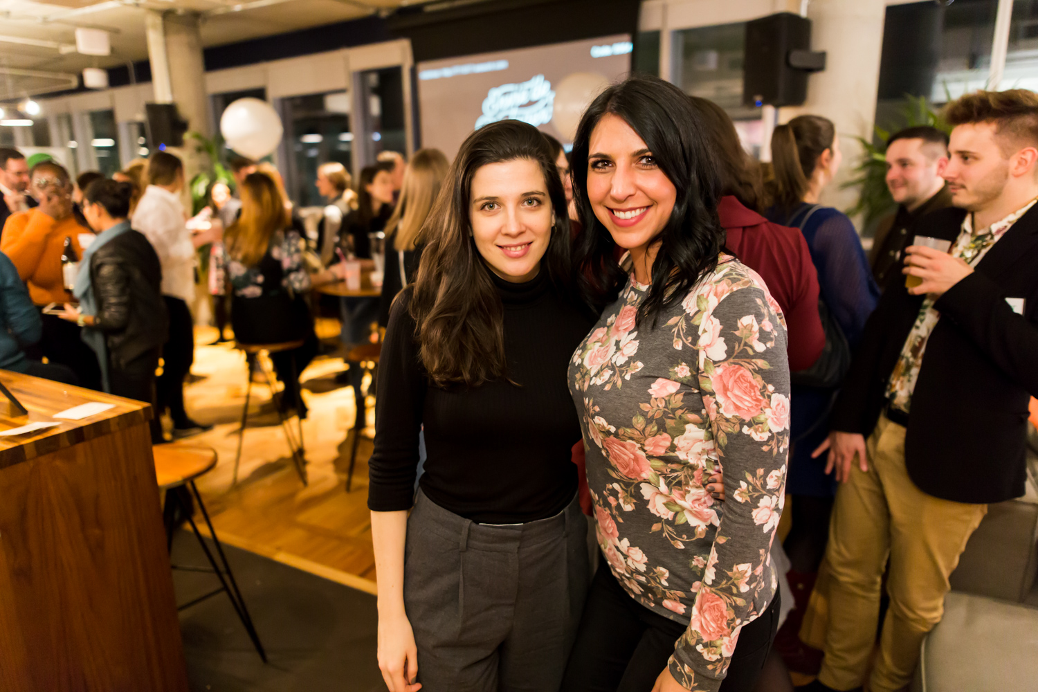 Mur de beignes, pizzas et cocktails pour le sympathique 5@7 d'Agenda PR (PHOTOS)