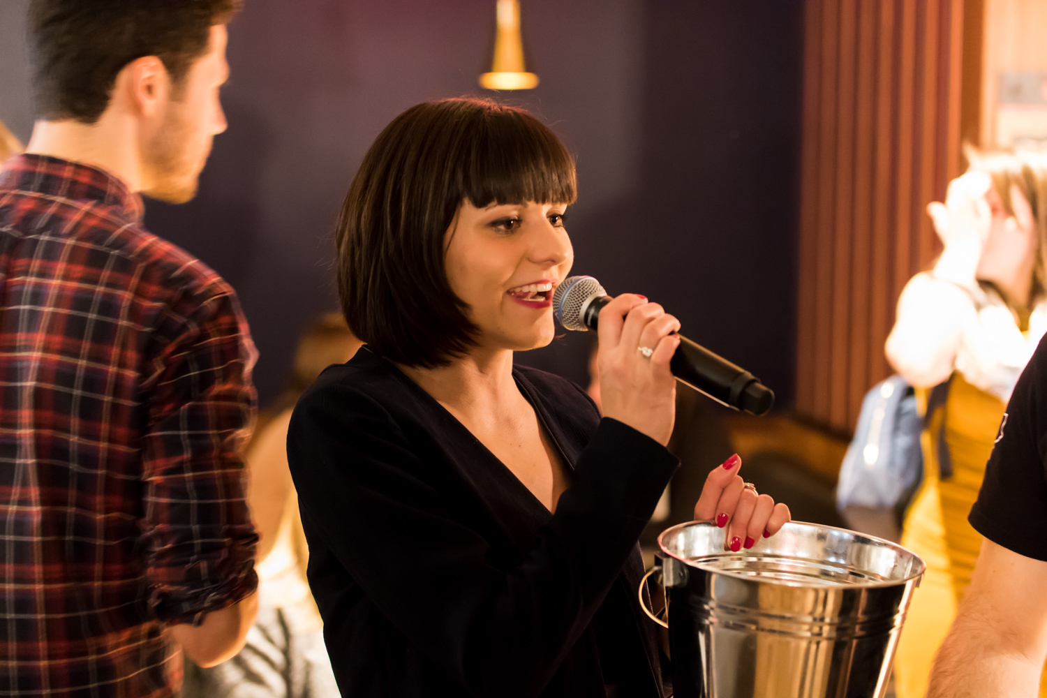 Mur de beignes, pizzas et cocktails pour le sympathique 5@7 d'Agenda PR (PHOTOS)