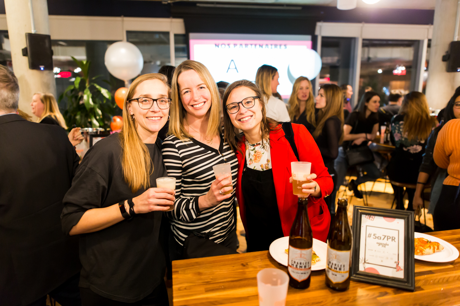 Mur de beignes, pizzas et cocktails pour le sympathique 5@7 d'Agenda PR (PHOTOS)