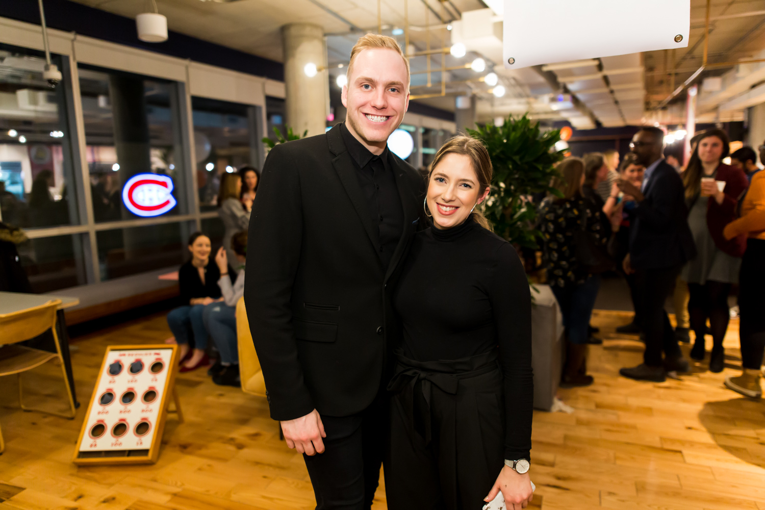 Mur de beignes, pizzas et cocktails pour le sympathique 5@7 d'Agenda PR (PHOTOS)