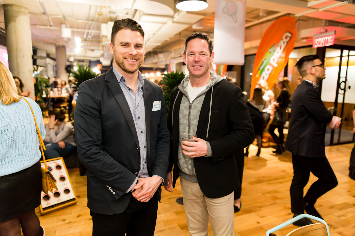 Mur de beignes, pizzas et cocktails pour le sympathique 5@7 d'Agenda PR (PHOTOS)