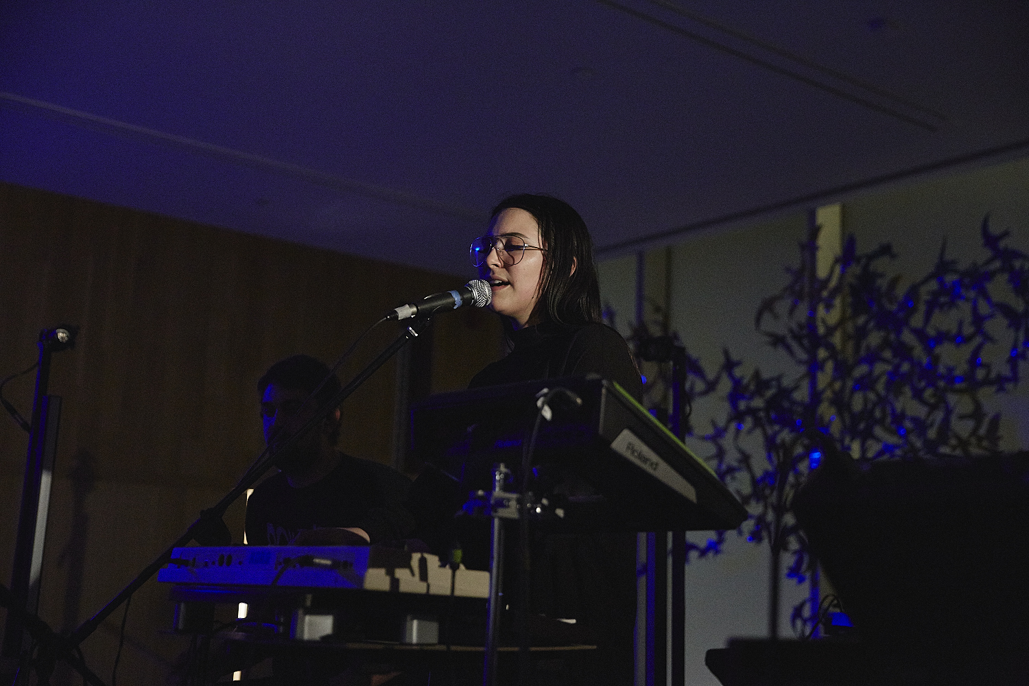 Kroy ensorcelle les Montréalais lors de la soirée Clairs-Obscurs du MBAM (PHOTOS)