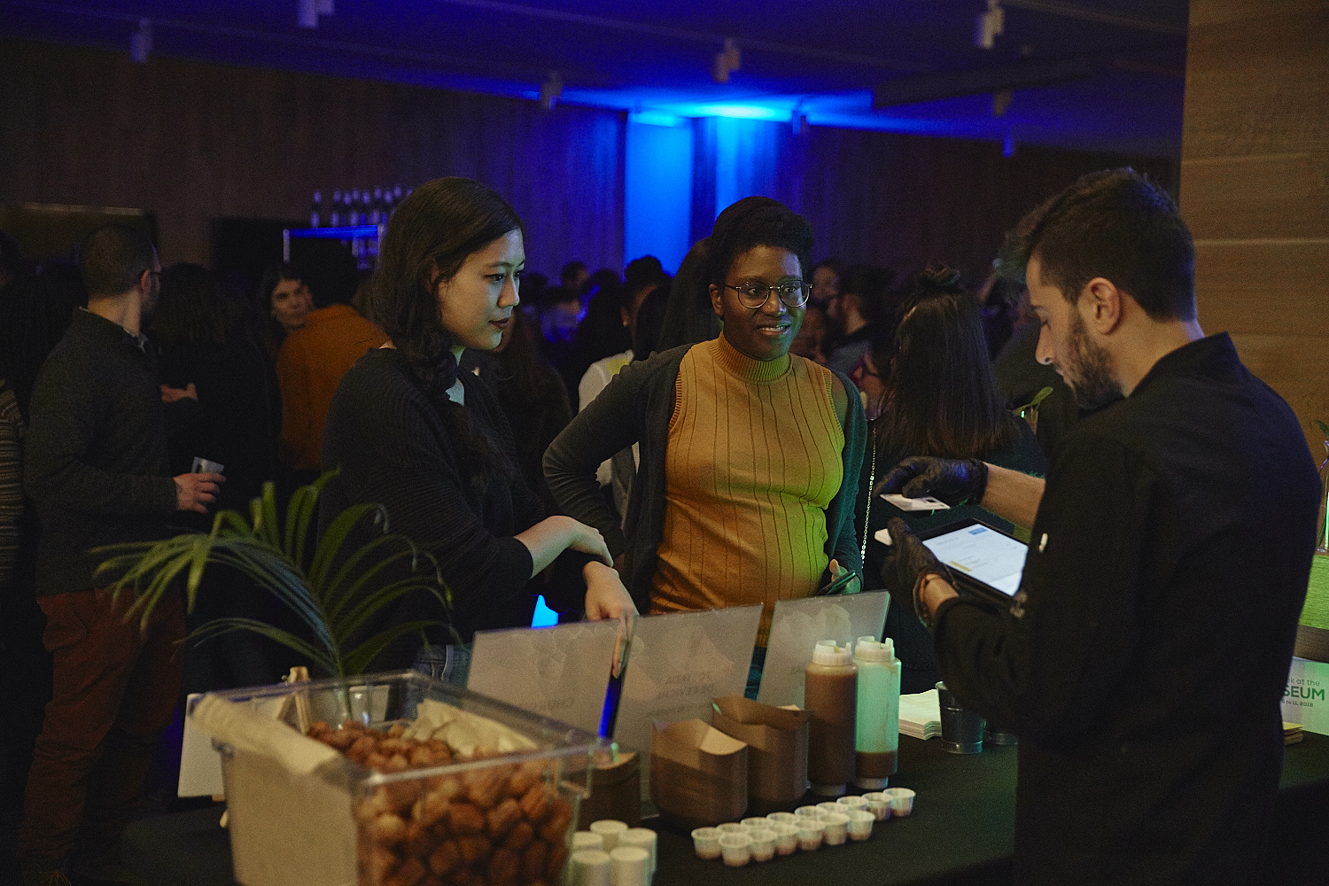 Kroy ensorcelle les Montréalais lors de la soirée Clairs-Obscurs du MBAM (PHOTOS)