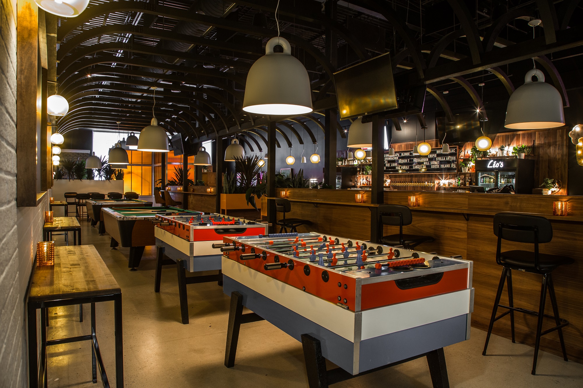 Un très cool nouveau bar ouvre ses portes à Montréal et ça vaut le détour (PHOTOS)