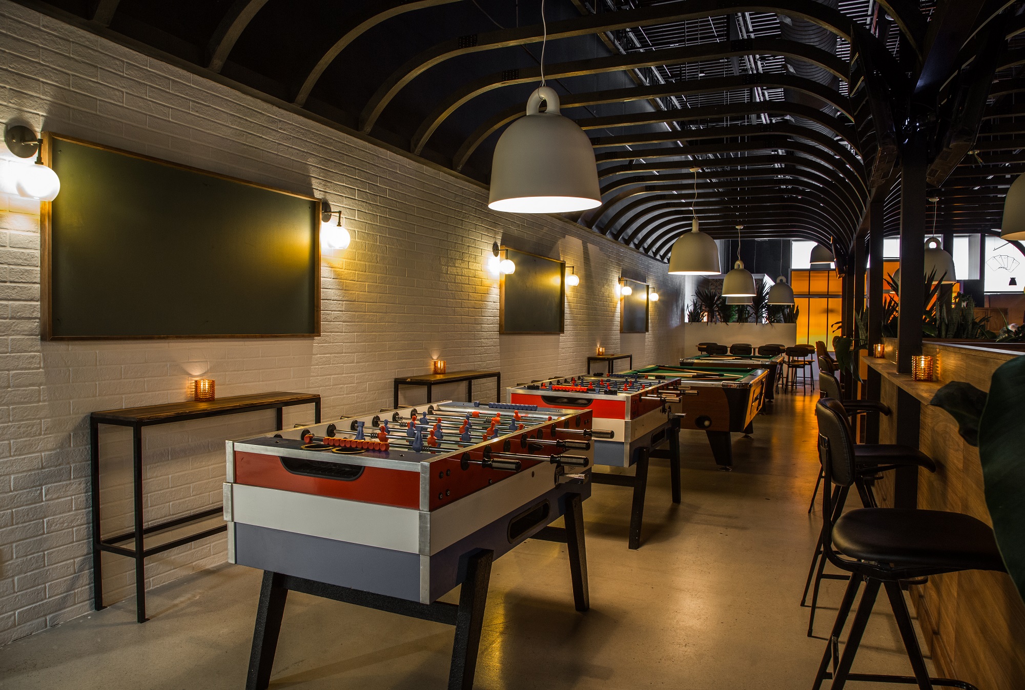 Un très cool nouveau bar ouvre ses portes à Montréal et ça vaut le détour (PHOTOS)