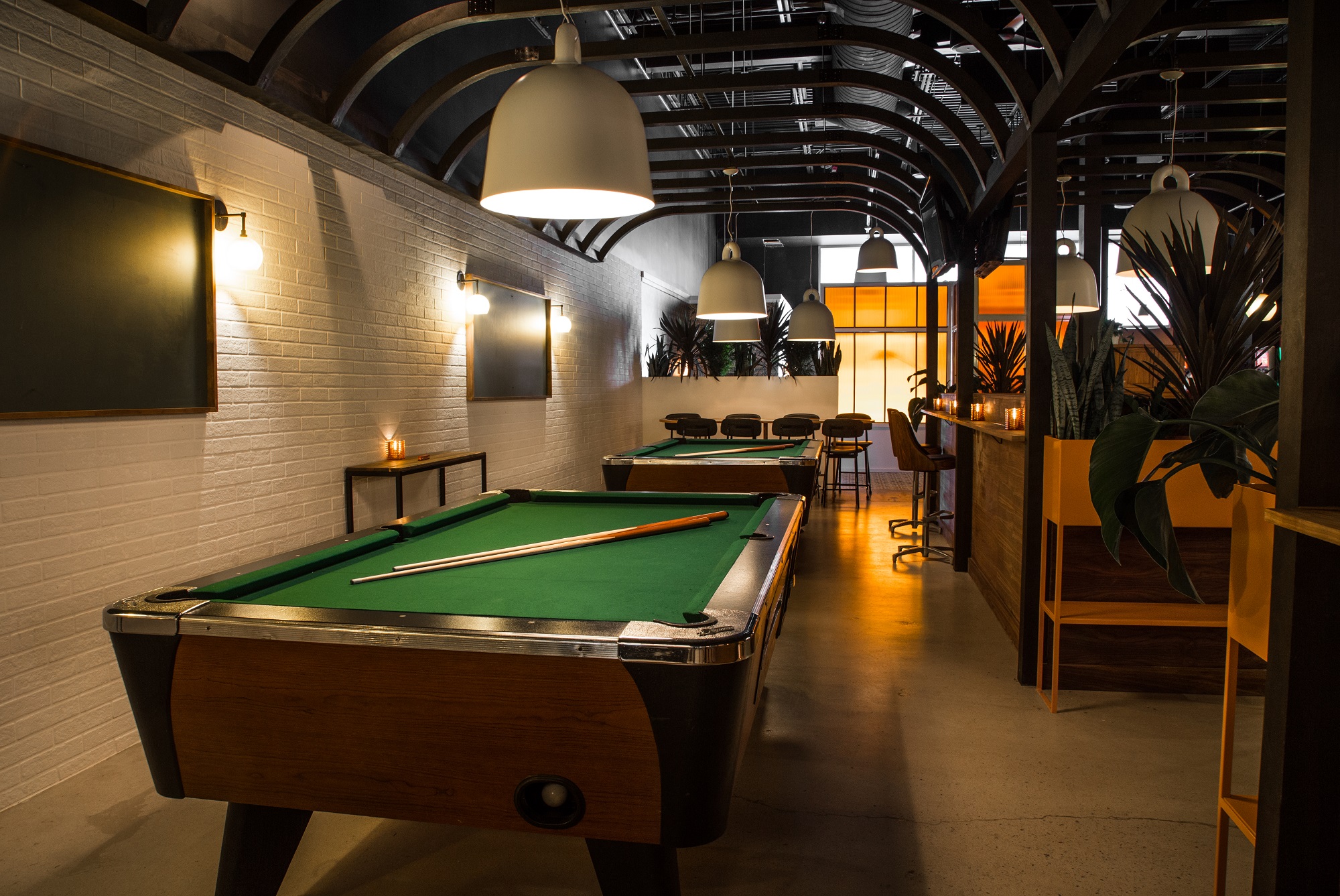 Un très cool nouveau bar ouvre ses portes à Montréal et ça vaut le détour (PHOTOS)