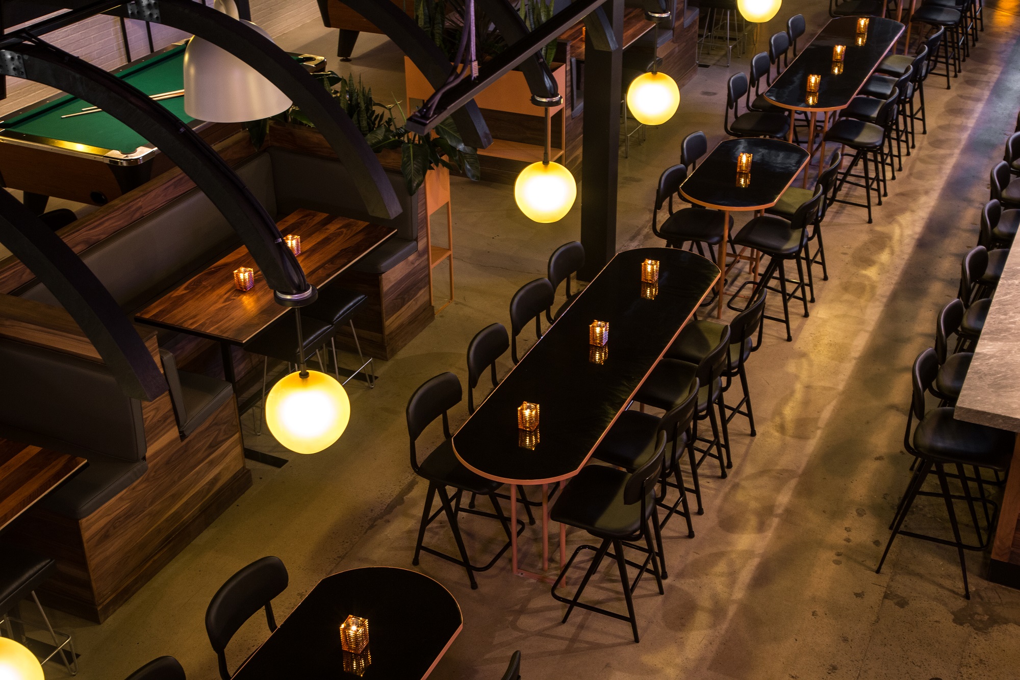 Un très cool nouveau bar ouvre ses portes à Montréal et ça vaut le détour (PHOTOS)