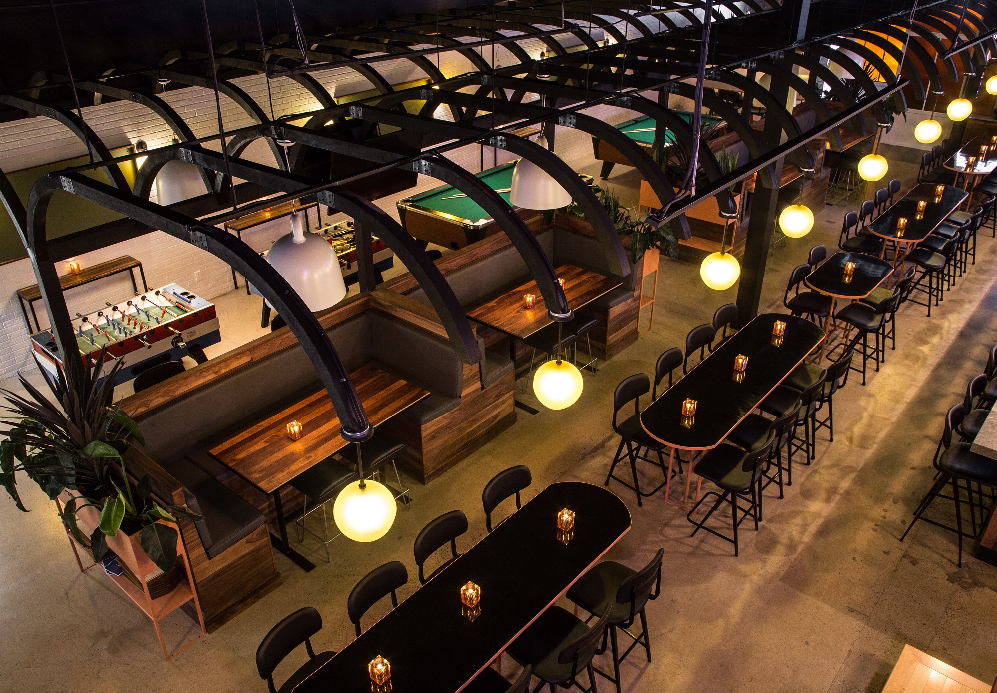 Un très cool nouveau bar ouvre ses portes à Montréal et ça vaut le détour (PHOTOS)