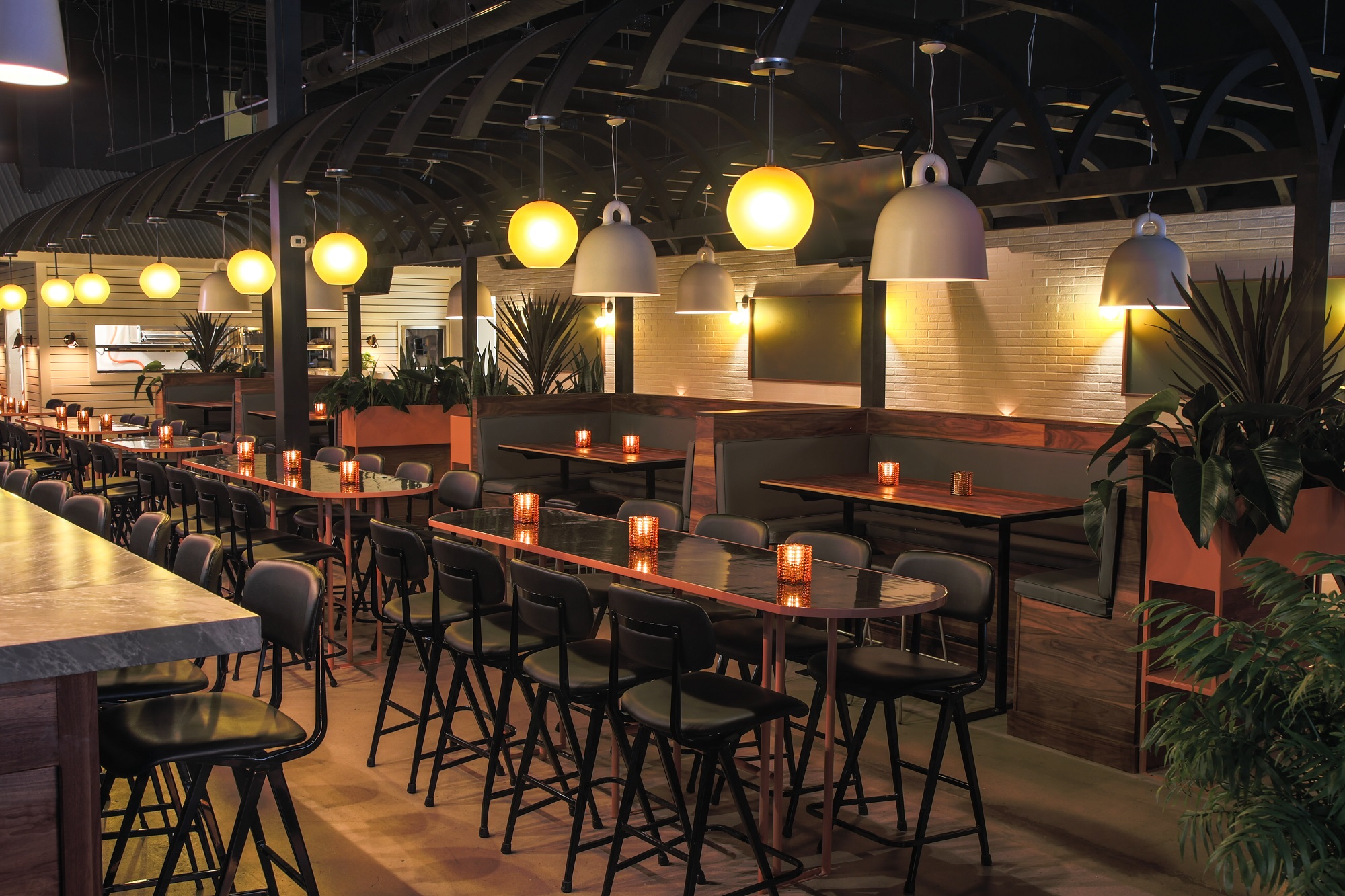 Un très cool nouveau bar ouvre ses portes à Montréal et ça vaut le détour (PHOTOS)