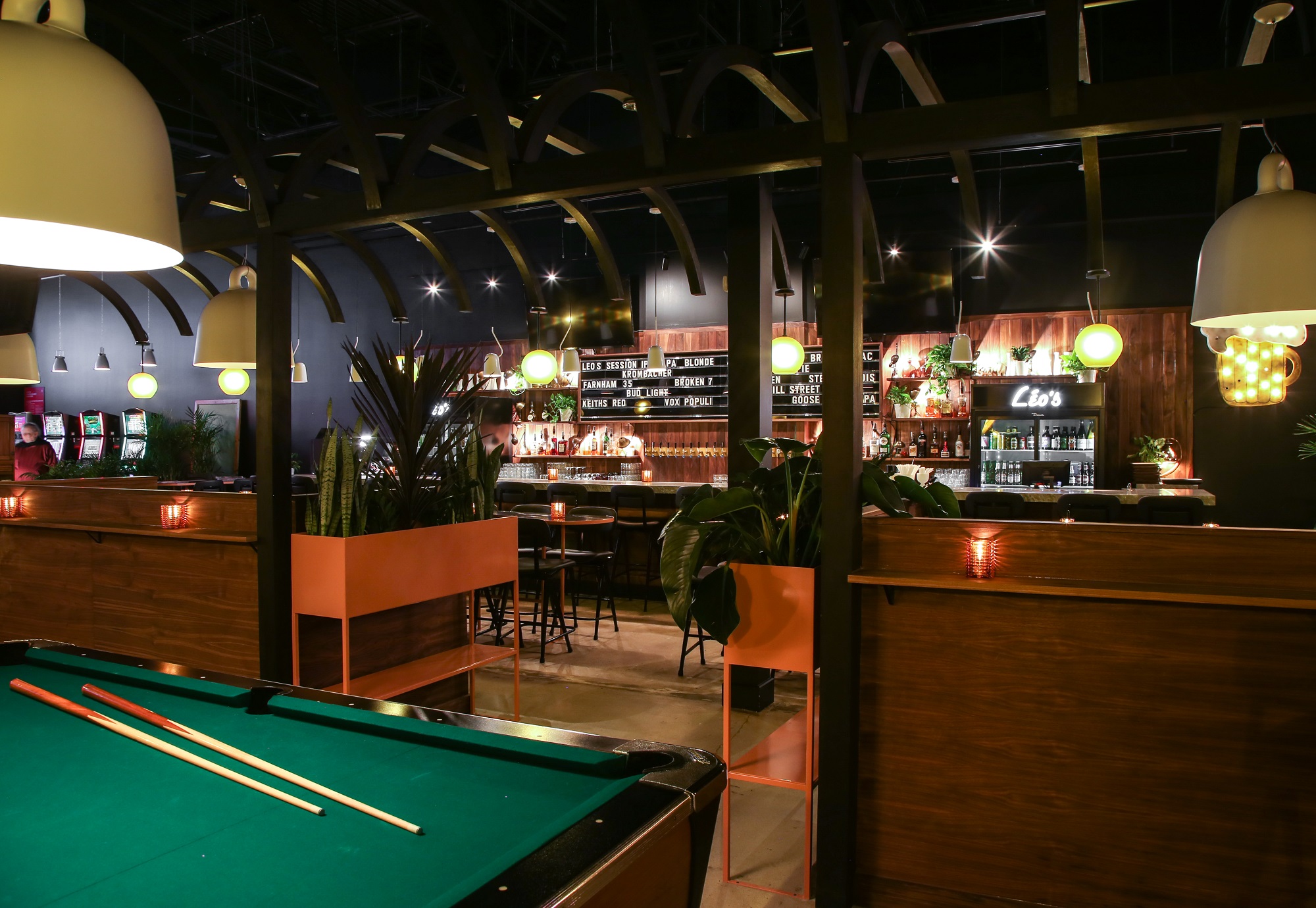 Un très cool nouveau bar ouvre ses portes à Montréal et ça vaut le détour (PHOTOS)
