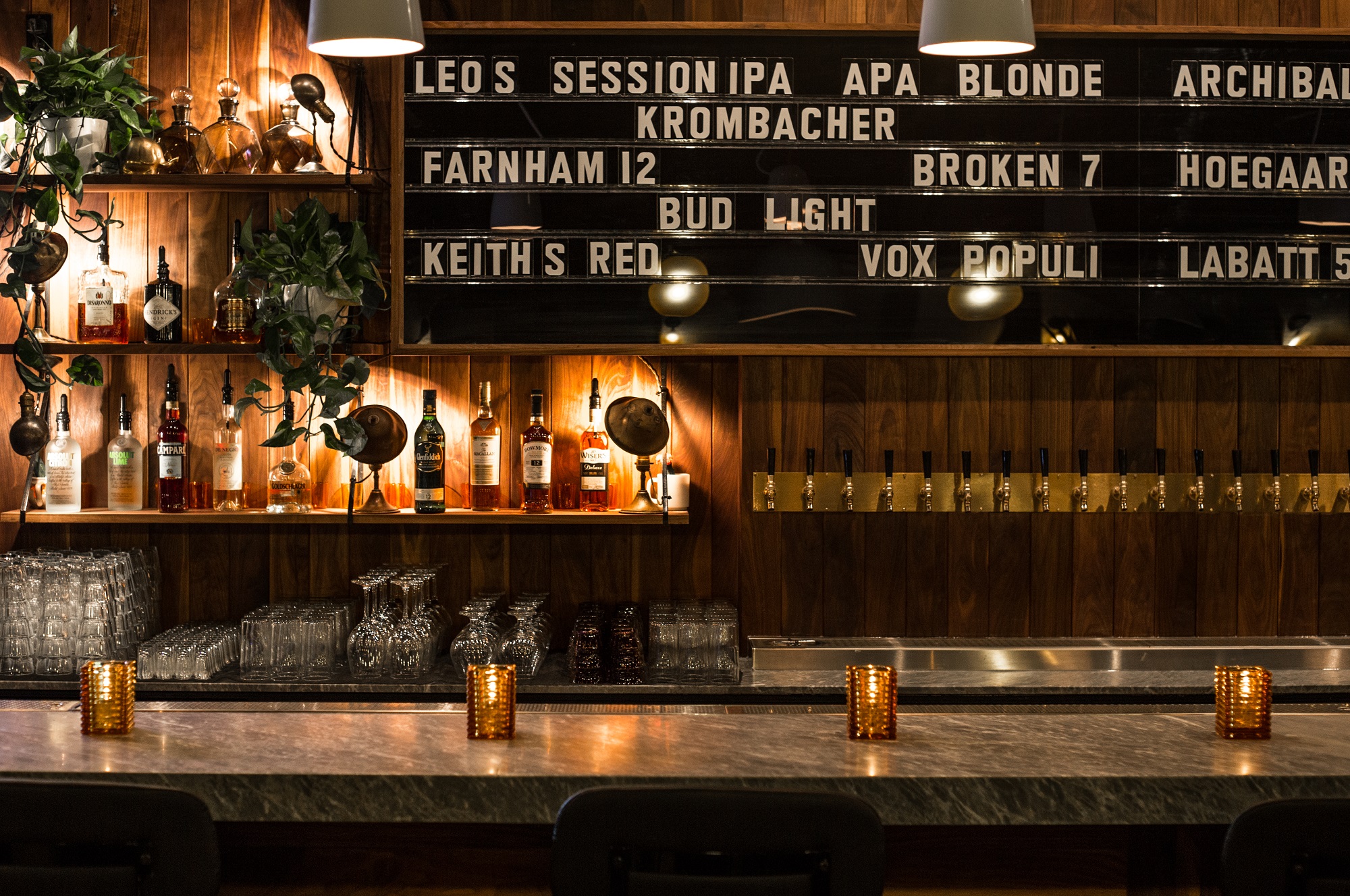 Un très cool nouveau bar ouvre ses portes à Montréal et ça vaut le détour (PHOTOS)