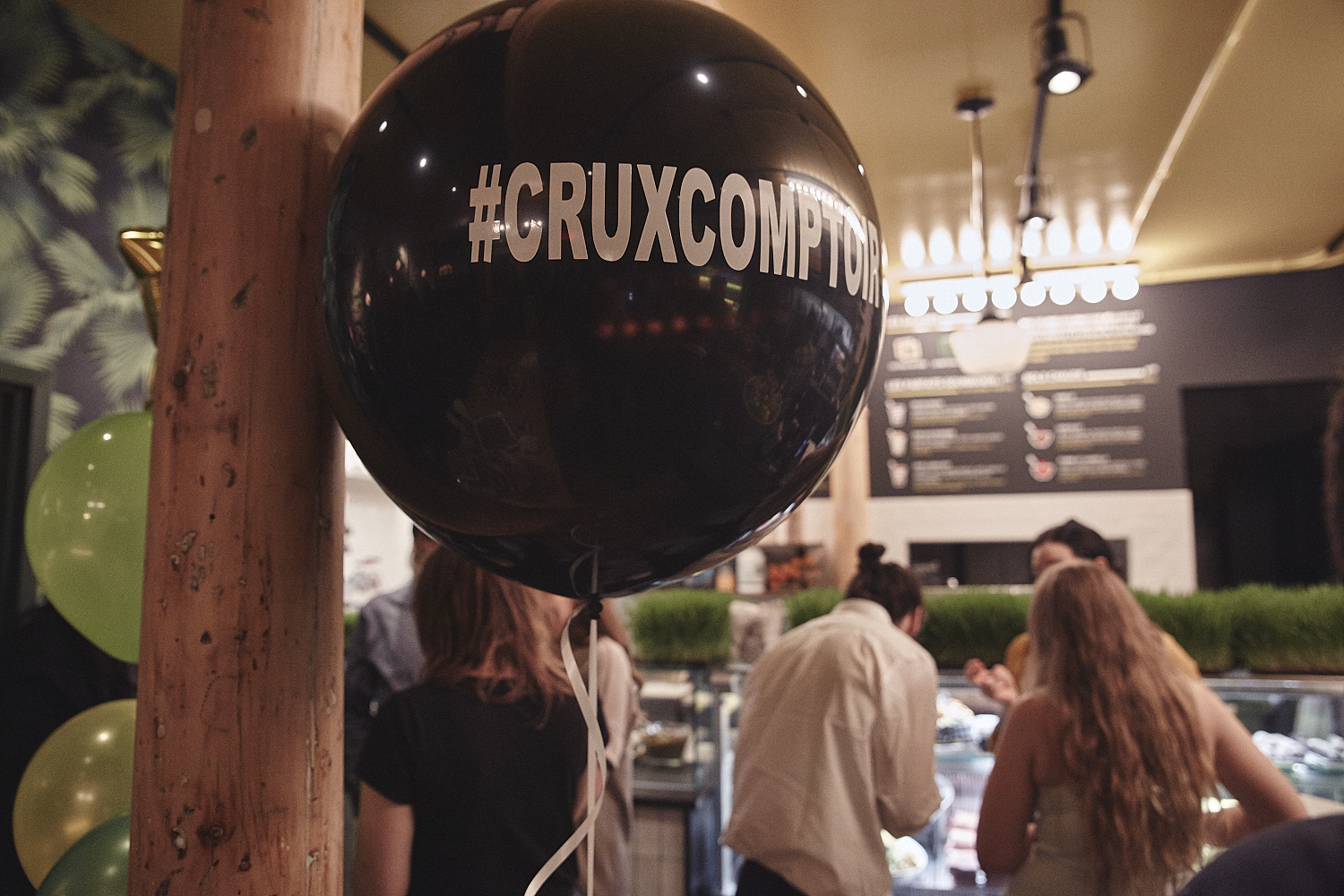 Crux Comptoir débarque dans le Vieux avec ses jus pressés à froid et ses légendaires bols d'açaïs (PHOTOS)