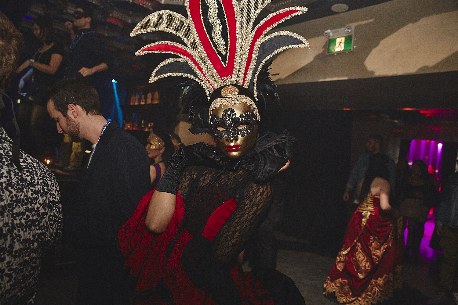 La Voûte célèbre le Mardi Gras avec une soirée carnavalesque des plus sexy (PHOTOS)