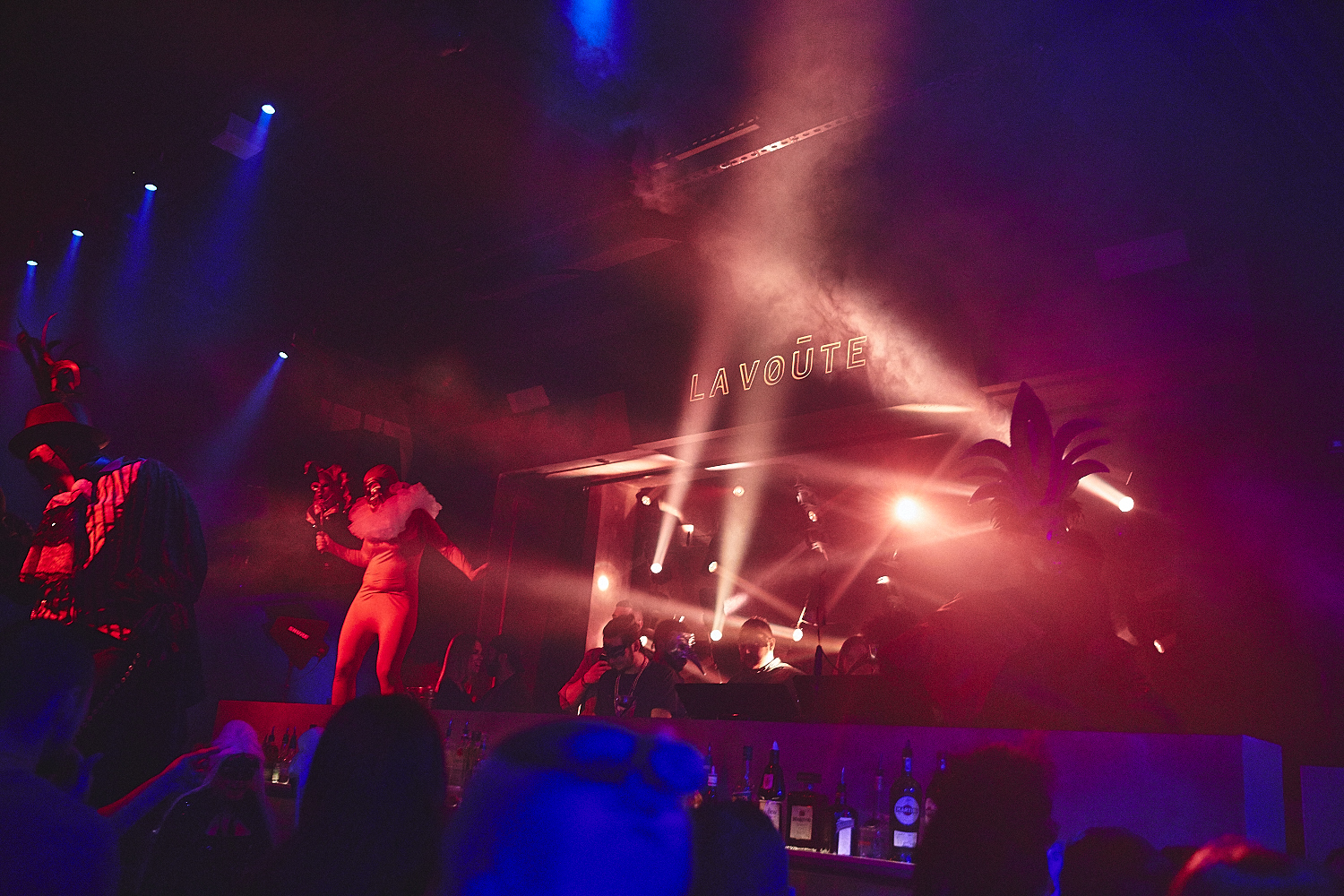 La Voûte célèbre le Mardi Gras avec une soirée carnavalesque des plus sexy (PHOTOS)