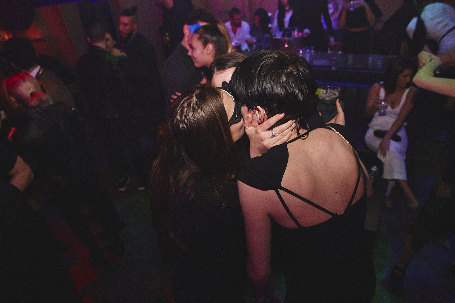 La Voûte célèbre le Mardi Gras avec une soirée carnavalesque des plus sexy (PHOTOS)