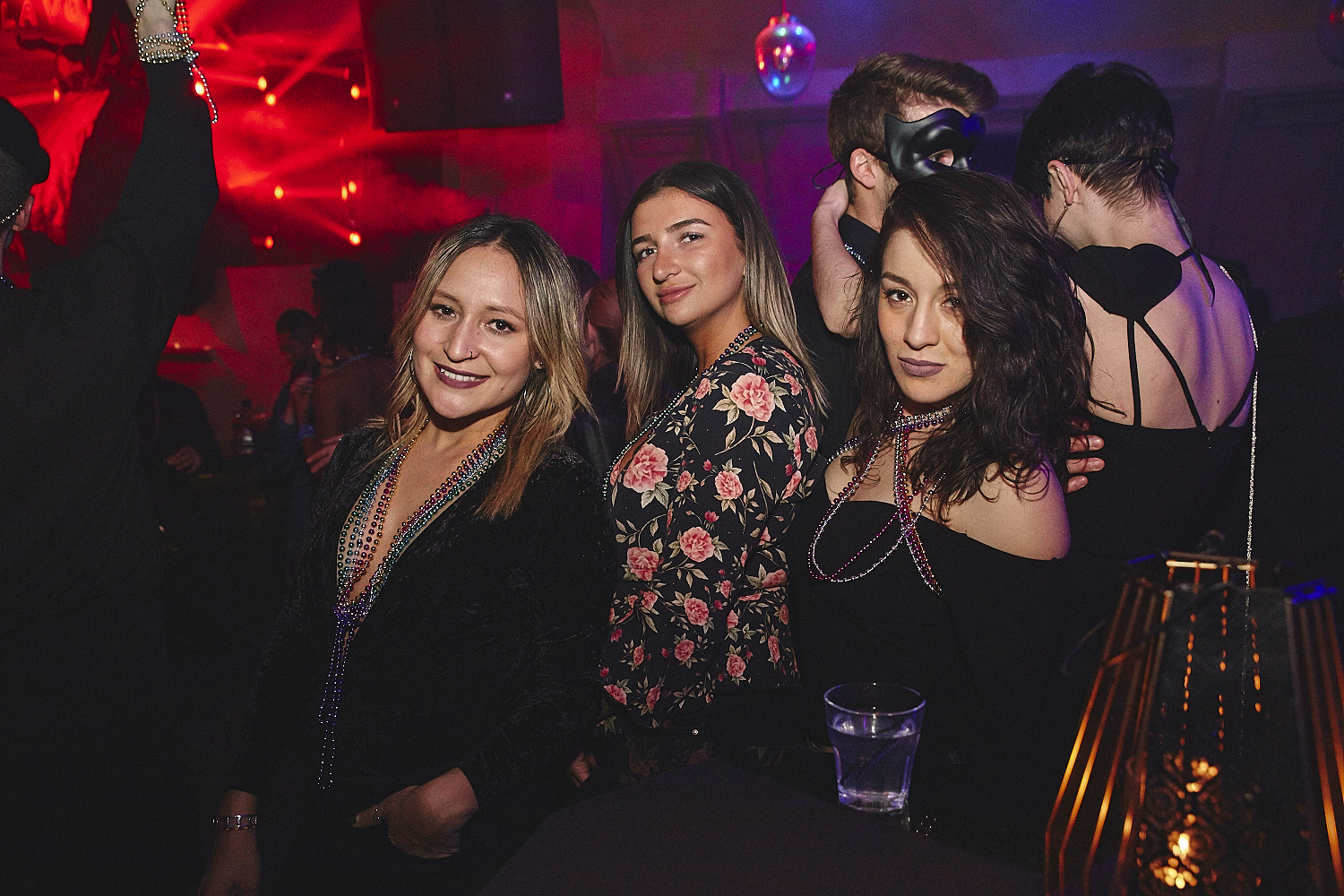 La Voûte célèbre le Mardi Gras avec une soirée carnavalesque des plus sexy (PHOTOS)