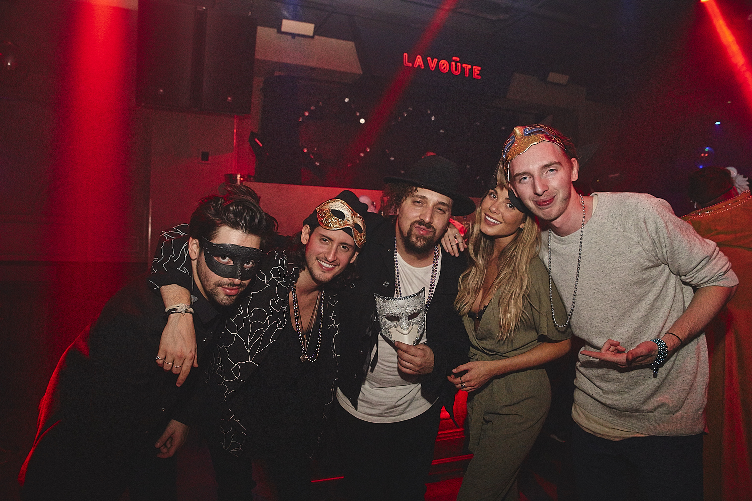 La Voûte célèbre le Mardi Gras avec une soirée carnavalesque des plus sexy (PHOTOS)