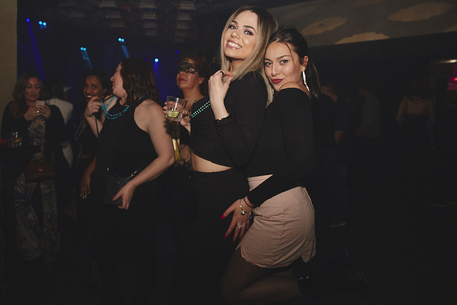 La Voûte célèbre le Mardi Gras avec une soirée carnavalesque des plus sexy (PHOTOS)