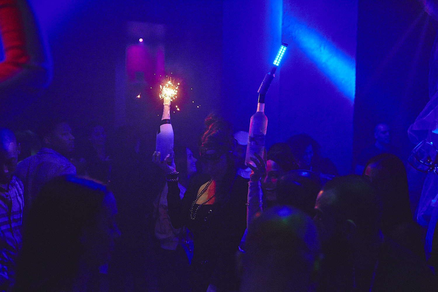 La Voûte célèbre le Mardi Gras avec une soirée carnavalesque des plus sexy (PHOTOS)