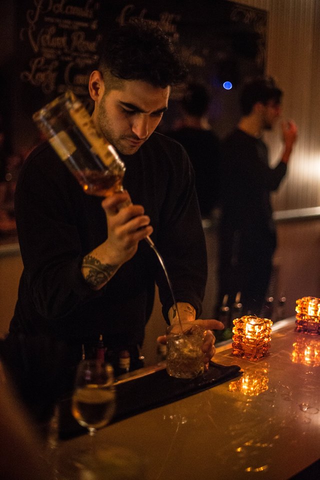 Un tout nouveau bar très cool vient d'ouvrir sur la Main