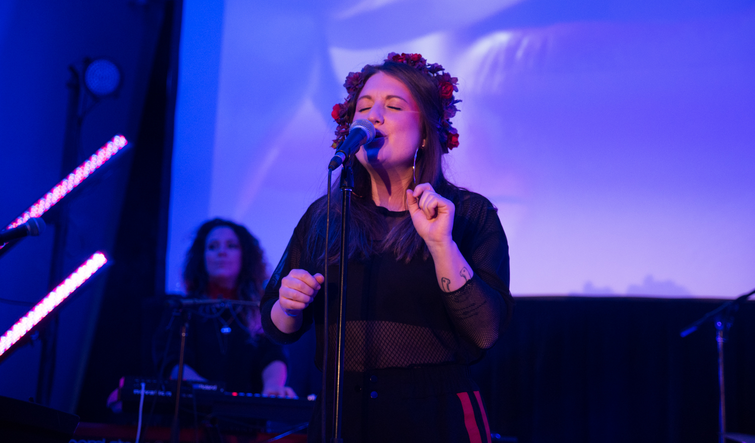 Fanny Bloom lance son nouvel album Liqueur dans un Artgang Plaza plein à craquer (PHOTOS)