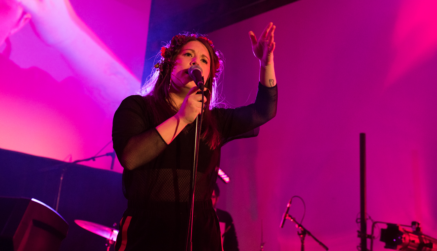 Fanny Bloom lance son nouvel album Liqueur dans un Artgang Plaza plein à craquer (PHOTOS)