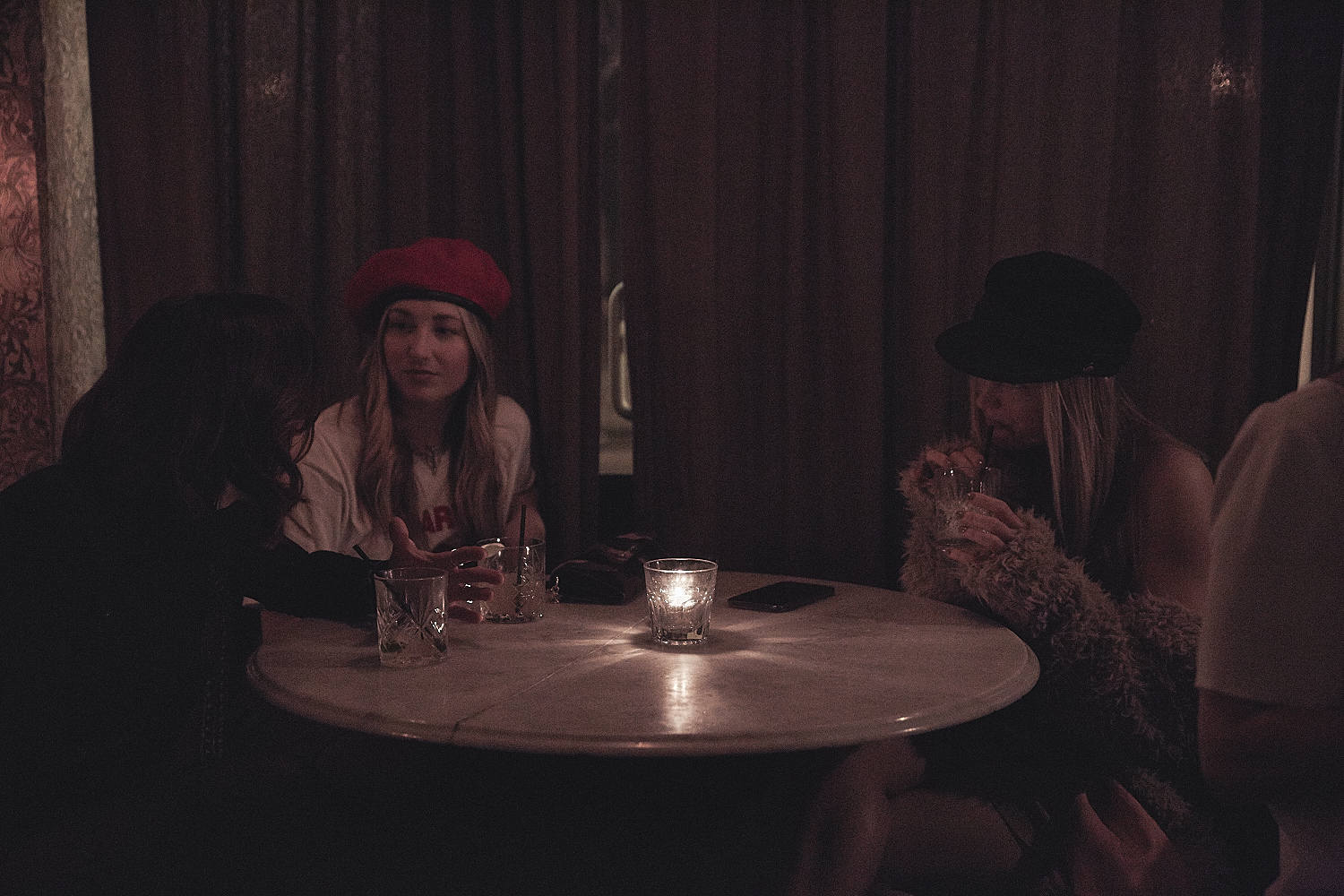 Soirée parisienne au Mayfair pour le défilé estival de Amuse Society (PHOTOS)