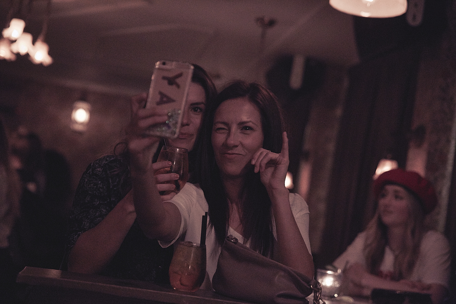 Soirée parisienne au Mayfair pour le défilé estival de Amuse Society (PHOTOS)