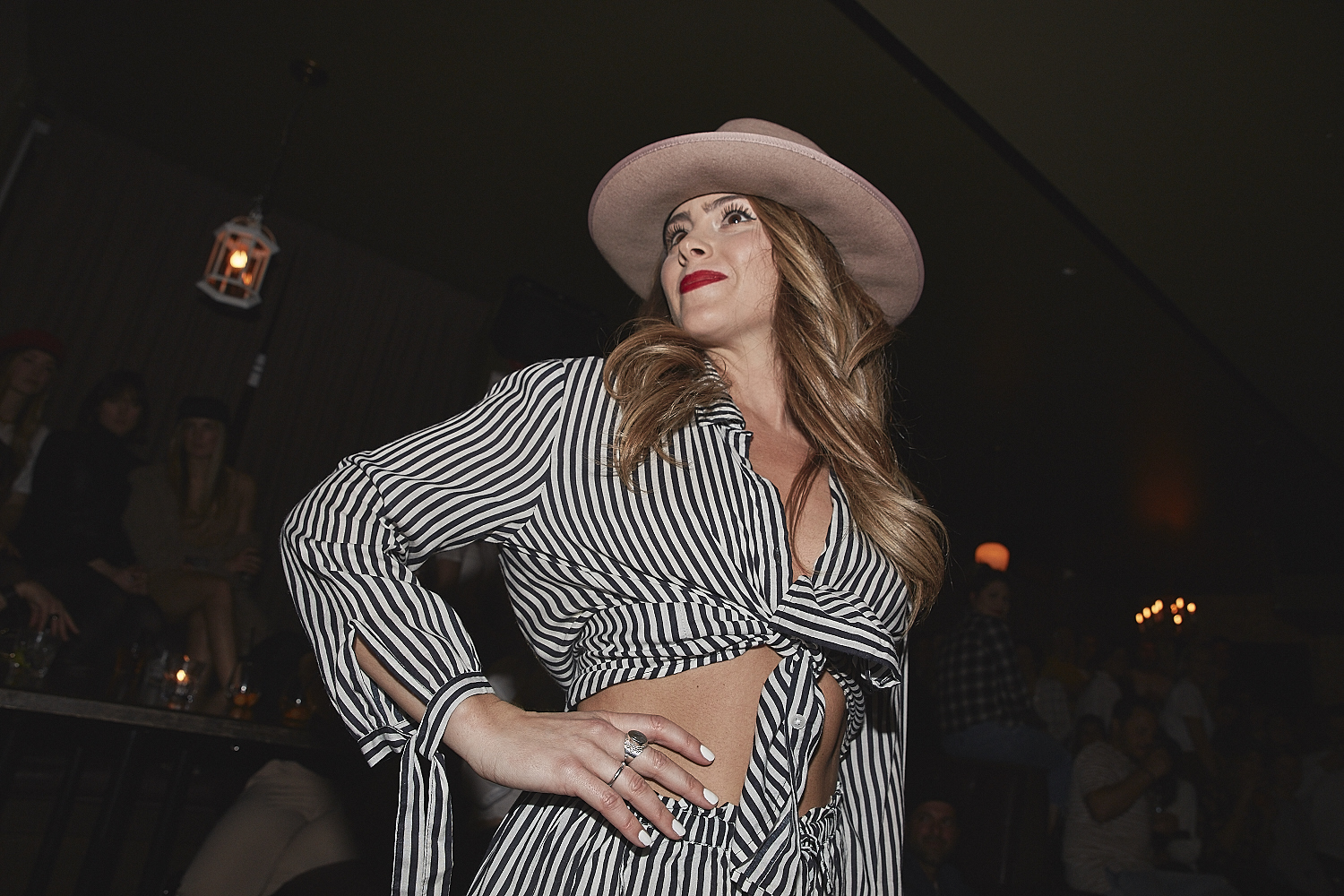 Soirée parisienne au Mayfair pour le défilé estival de Amuse Society (PHOTOS)