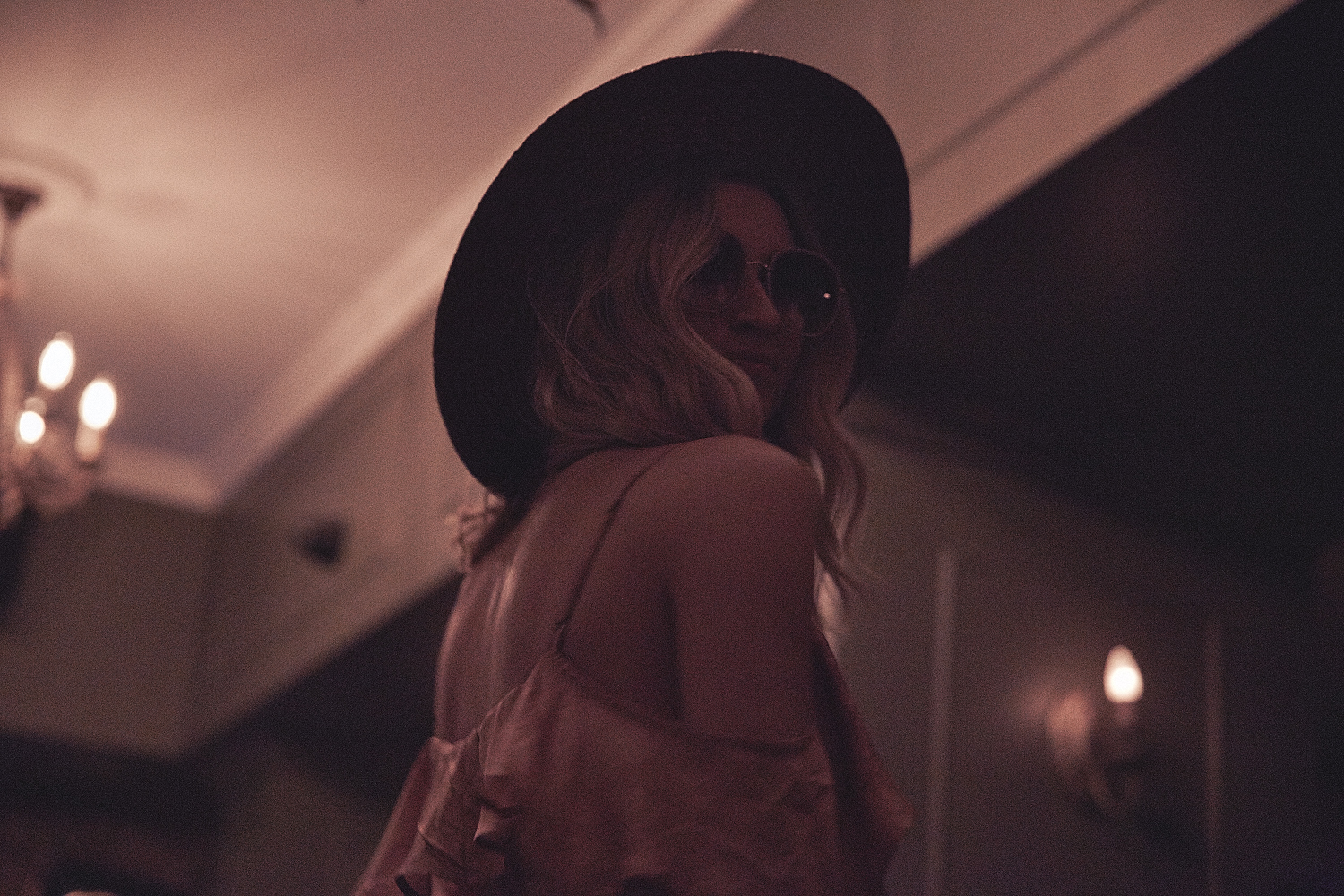 Soirée parisienne au Mayfair pour le défilé estival de Amuse Society (PHOTOS)