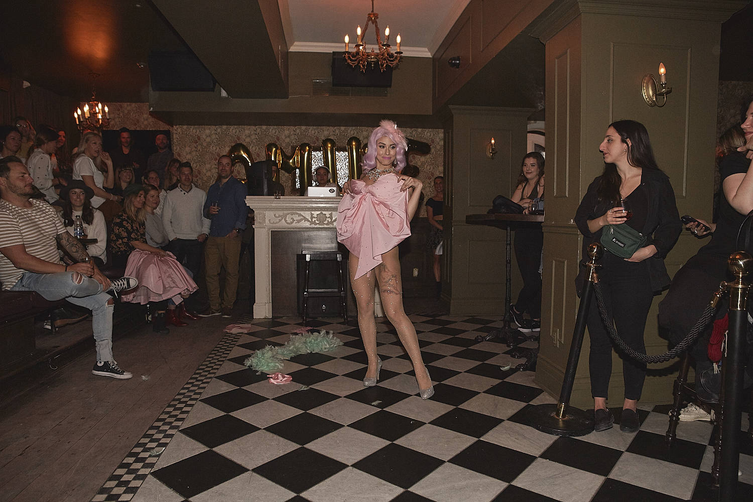 Soirée parisienne au Mayfair pour le défilé estival de Amuse Society (PHOTOS)