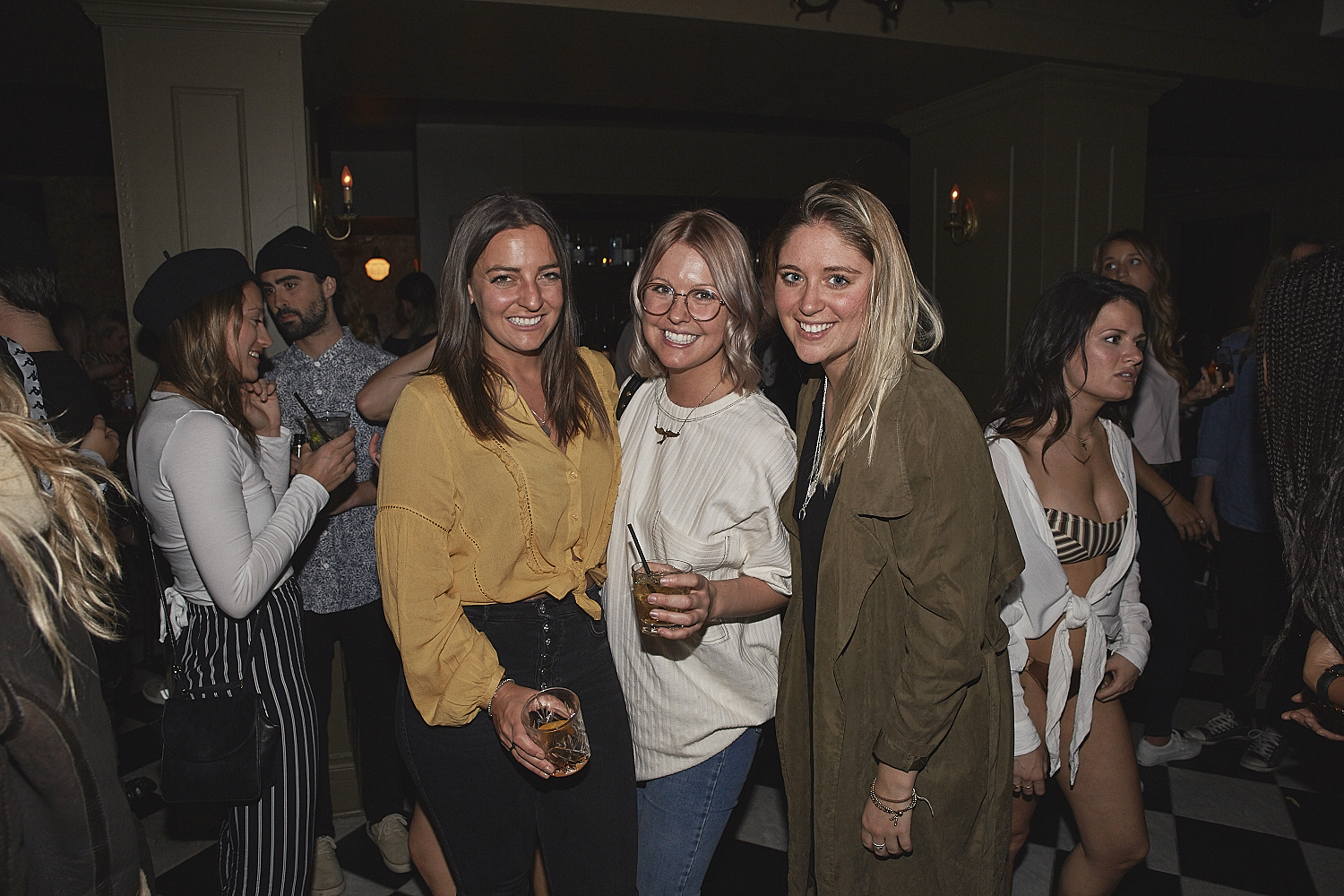 Soirée parisienne au Mayfair pour le défilé estival de Amuse Society (PHOTOS)