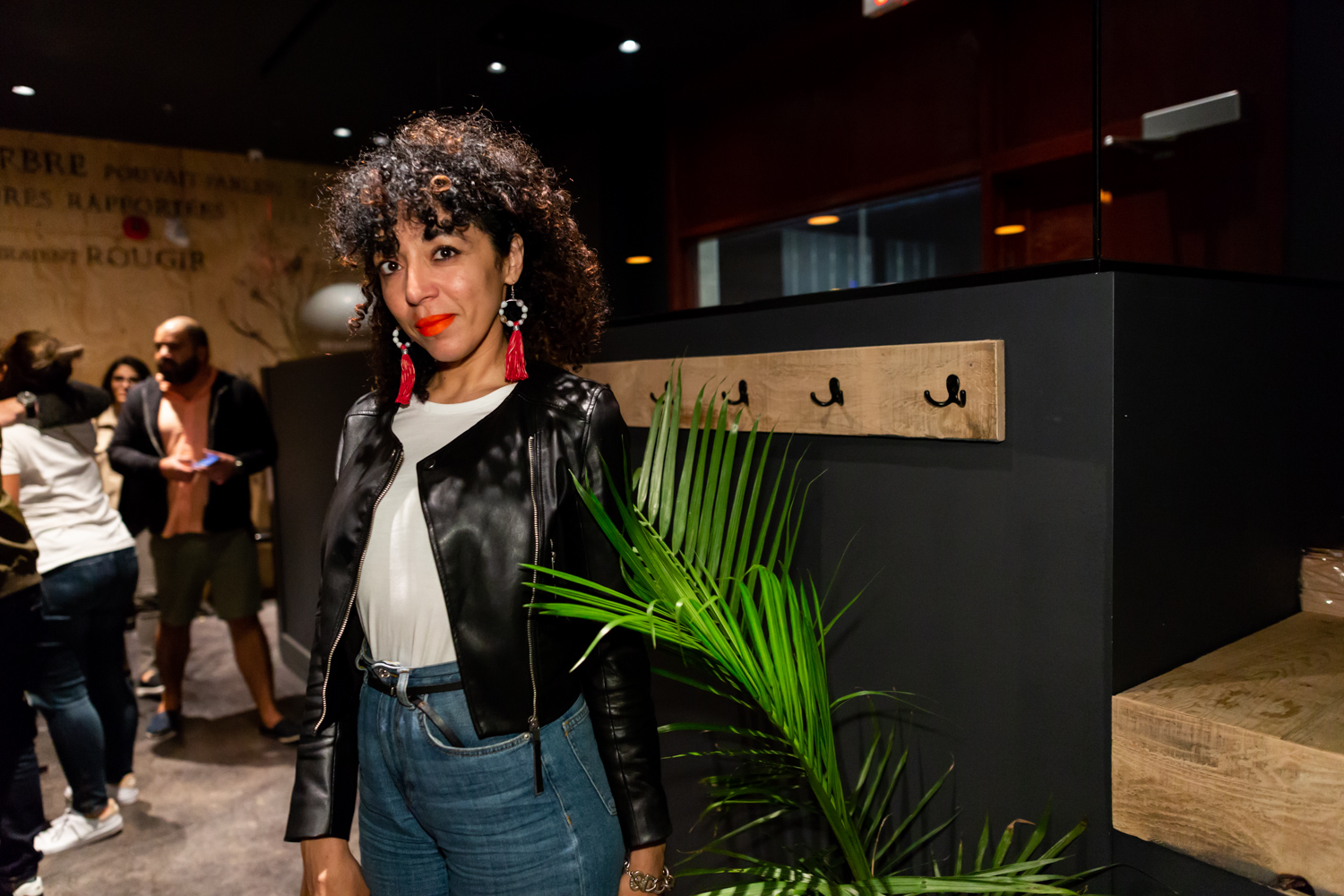 Immenses cocktails et bar à fruits de mer pour l'ouverture du Mile Public House à Laval (PHOTOS)