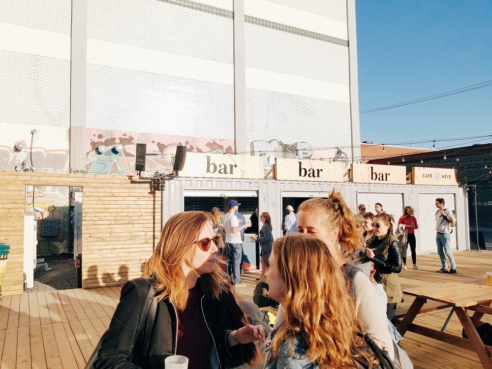 PRIMEUR: voici de quoi aura l'air la terrasse d'Aire Commune cet été (PHOTOS)
