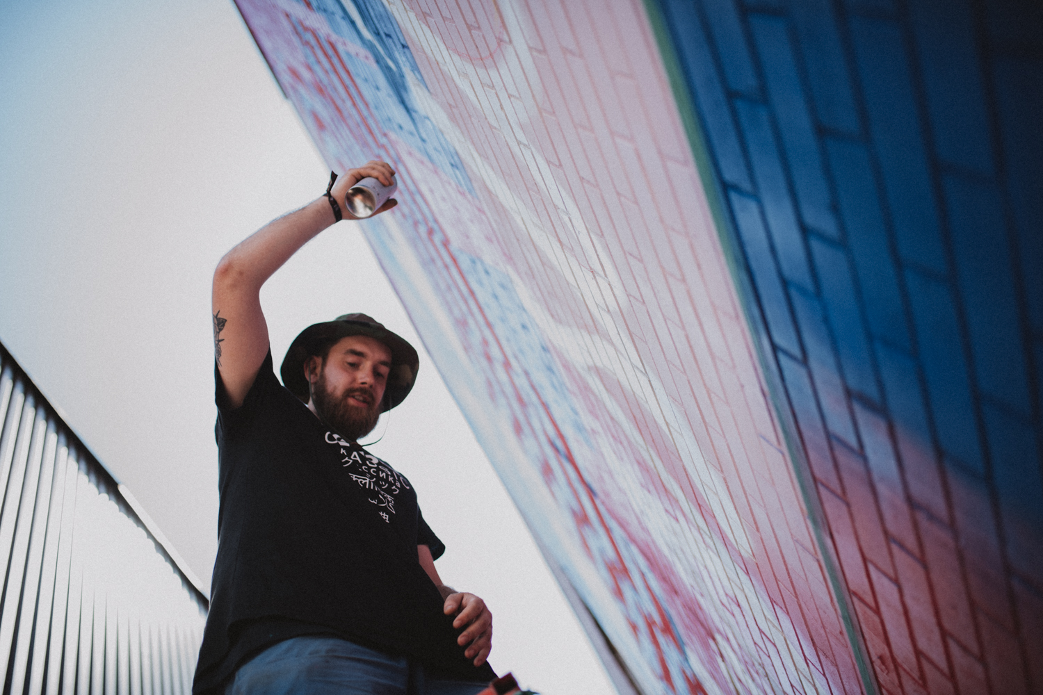 Marc Sirus a conçu une magnifique murale sur St-Laurent en partenariat avec Reebok