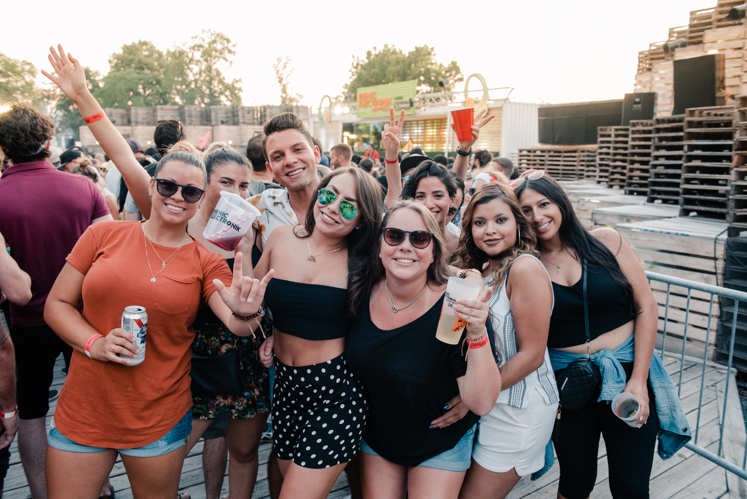 Plein de beau monde sur le party pour le Piknic Électronik x Ton Barbier! (PHOTOS)